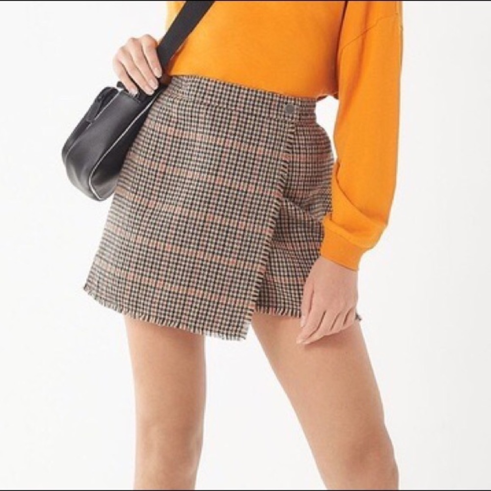 Urban Outfitters Teryn Brown Motif Houndstooth Fray Wrap Mini Skirt